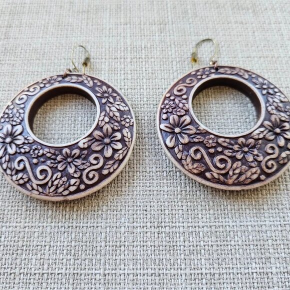 Women Earrings Hoop Ear Fashion Jewelry Engraved Loop Earrings - Picture 4 of 7